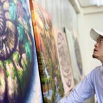 折りたたみキャンパス(パネル)を自作して世界中を旅していた。